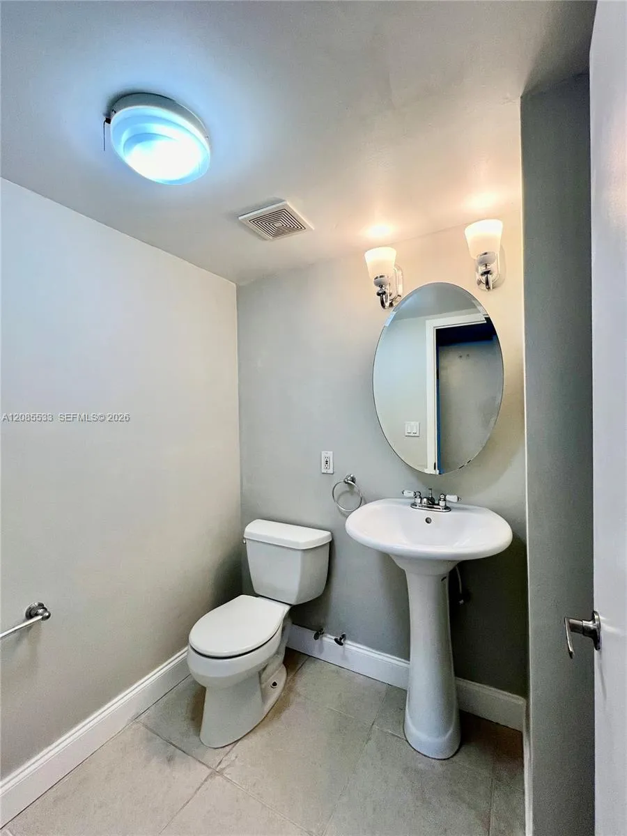 10101 E Bay Harbor Dr #301 Bay Harbor Islands, FL 33154
