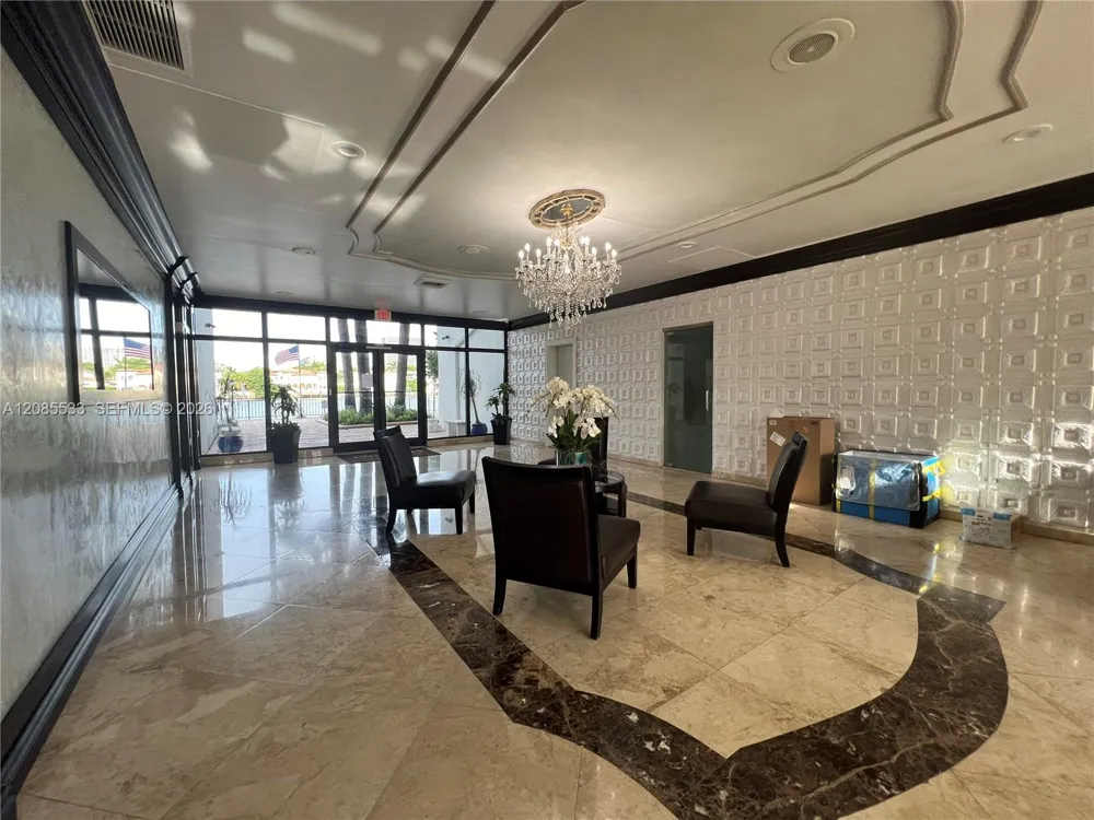 10101 E Bay Harbor Dr #301 Bay Harbor Islands, FL 33154