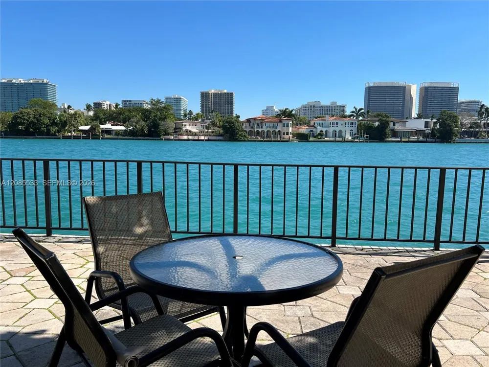 10101 E Bay Harbor Dr #301 Bay Harbor Islands, FL 33154