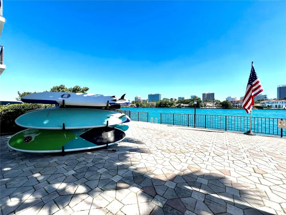 10101 E Bay Harbor Dr #301 Bay Harbor Islands, FL 33154