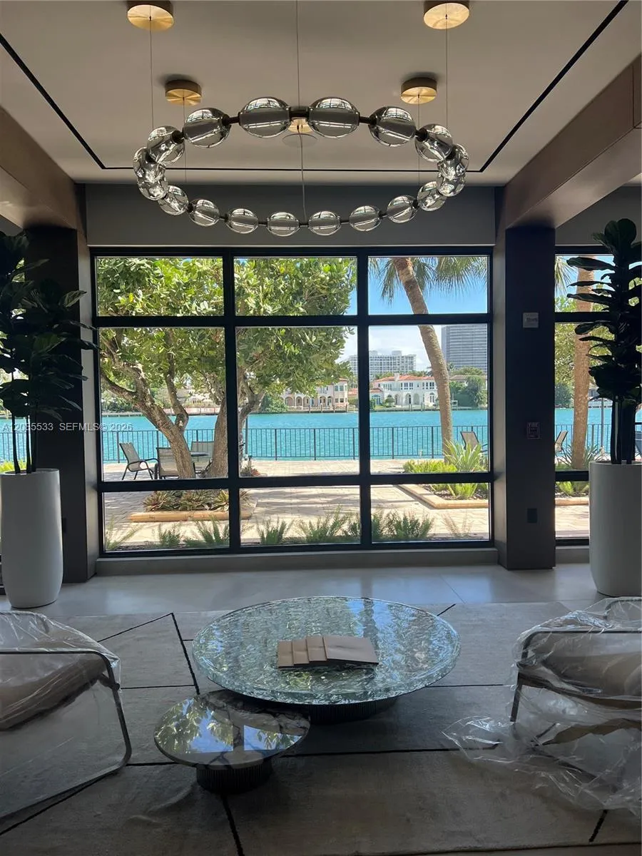 10101 E Bay Harbor Dr #301 Bay Harbor Islands, FL 33154