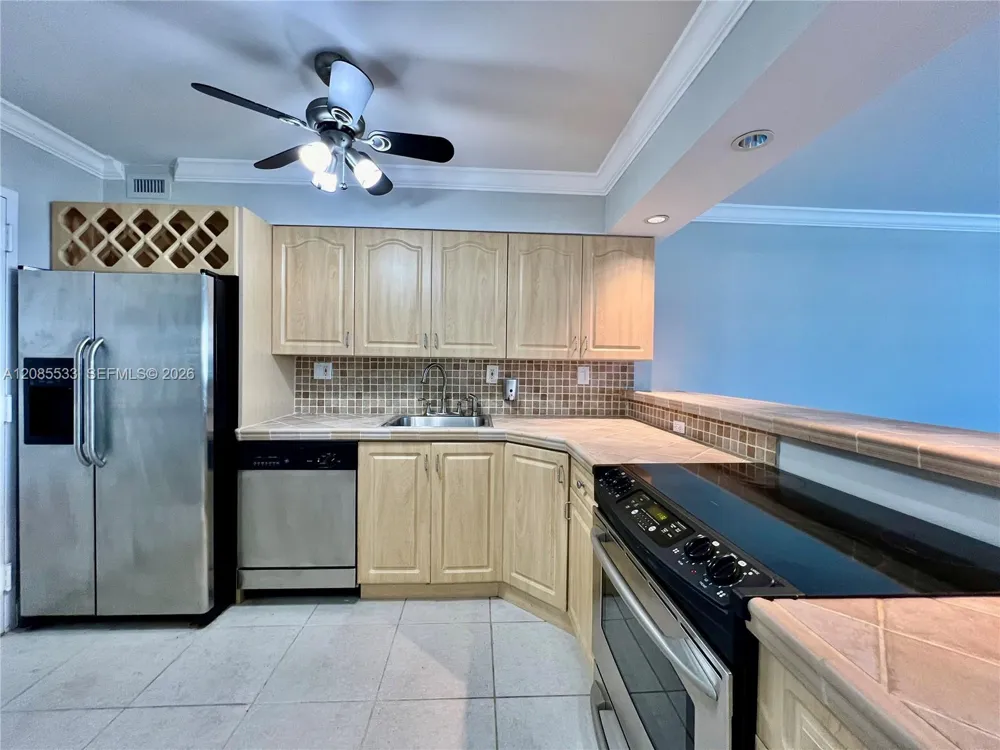 10101 E Bay Harbor Dr #301 Bay Harbor Islands, FL 33154