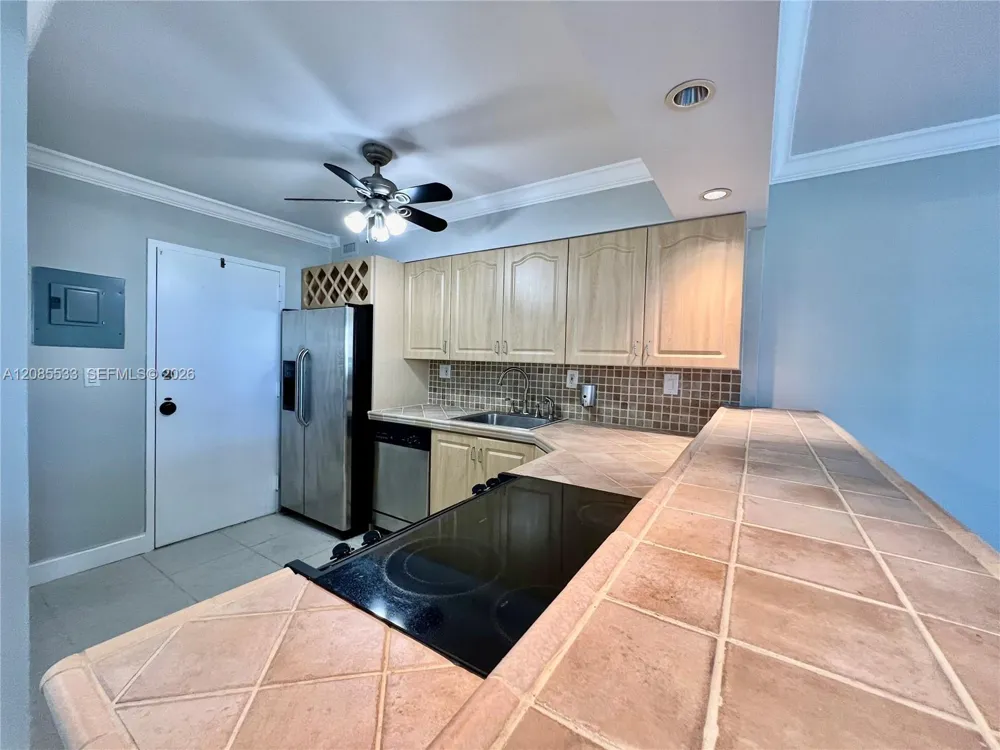 10101 E Bay Harbor Dr #301 Bay Harbor Islands, FL 33154