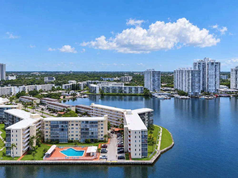 2999 POINT EAST DRIVE #C109 Aventura, FL 33160