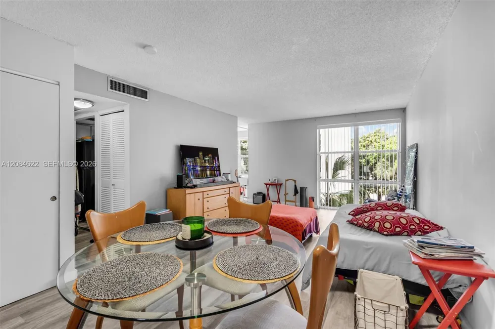 17620 Atlantic Blvd #315 Sunny Isles Beach, FL 33160