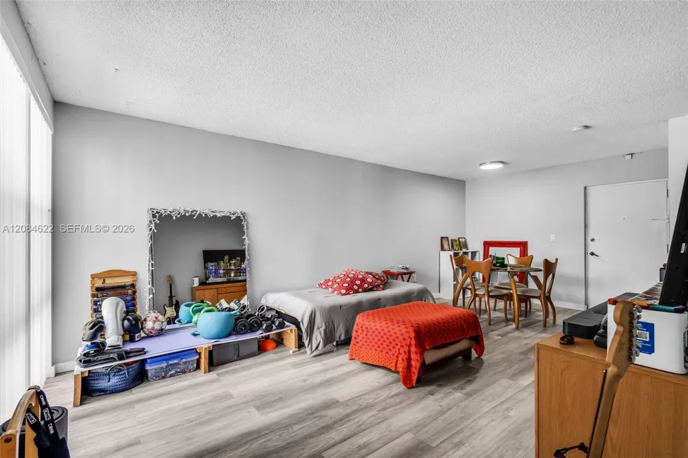 17620 Atlantic Blvd #315 Sunny Isles Beach, FL 33160