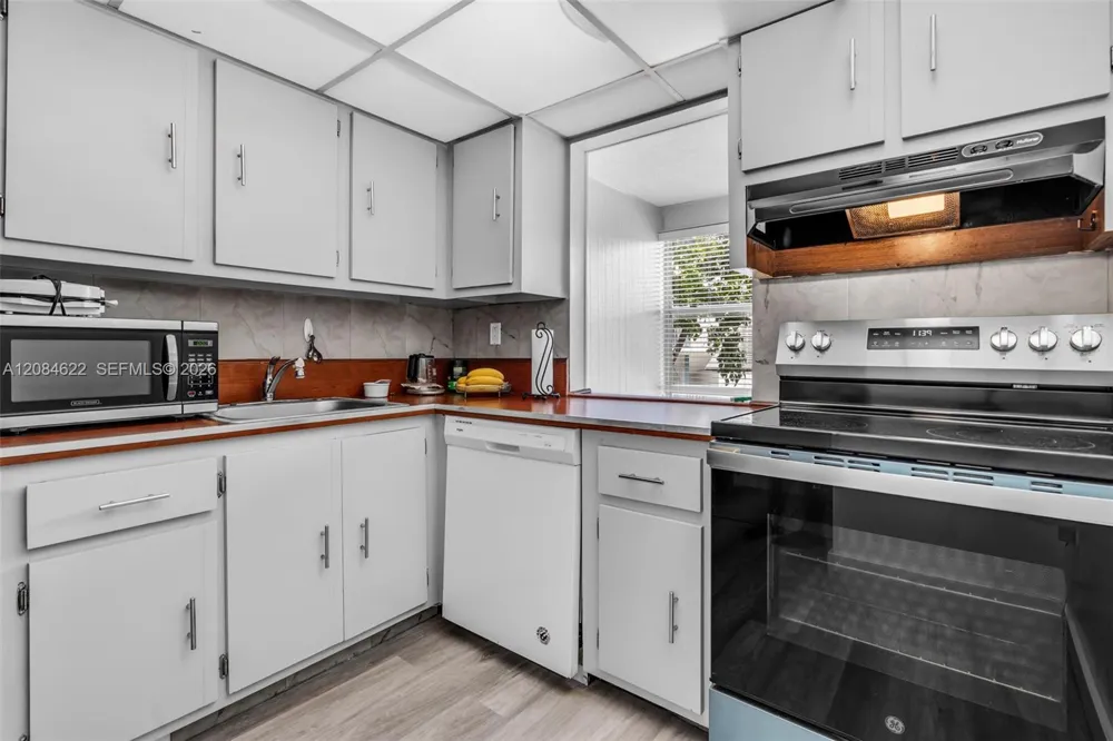17620 Atlantic Blvd #315 Sunny Isles Beach, FL 33160