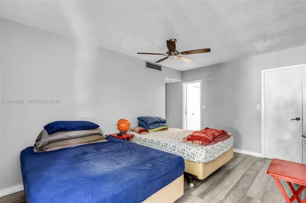 17620 Atlantic Blvd #315 Sunny Isles Beach, FL 33160