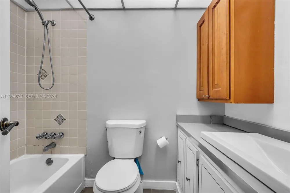 17620 Atlantic Blvd #315 Sunny Isles Beach, FL 33160