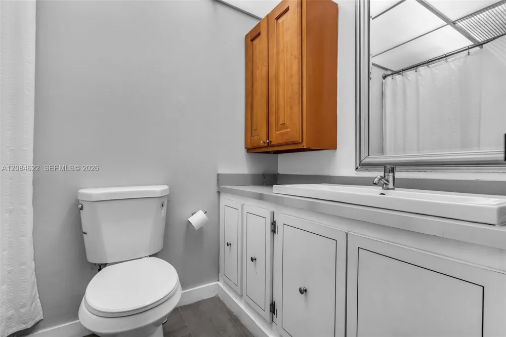 17620 Atlantic Blvd #315 Sunny Isles Beach, FL 33160