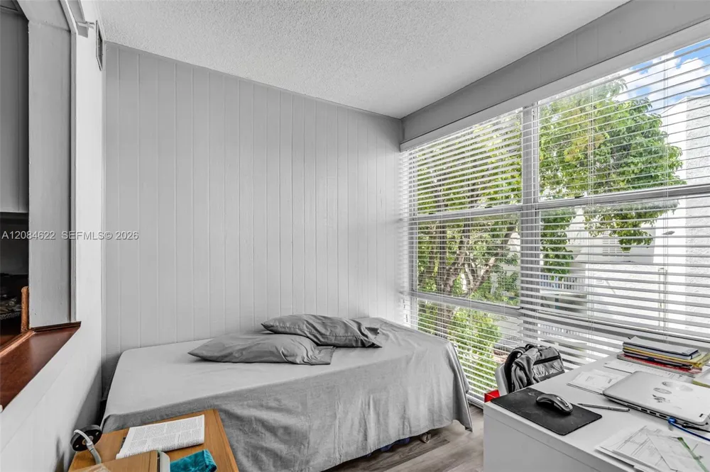 17620 Atlantic Blvd #315 Sunny Isles Beach, FL 33160