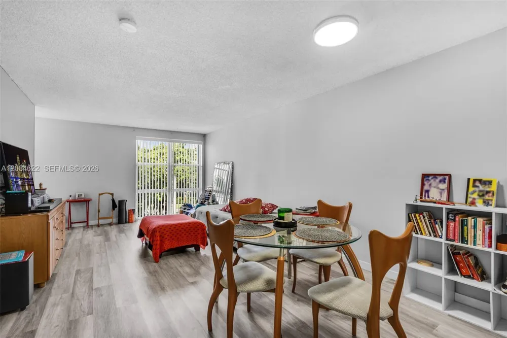 17620 Atlantic Blvd #315 Sunny Isles Beach, FL 33160