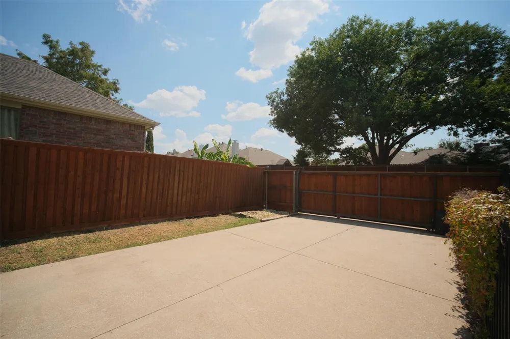 1804 Canoe Way Carrollton, TX 75010