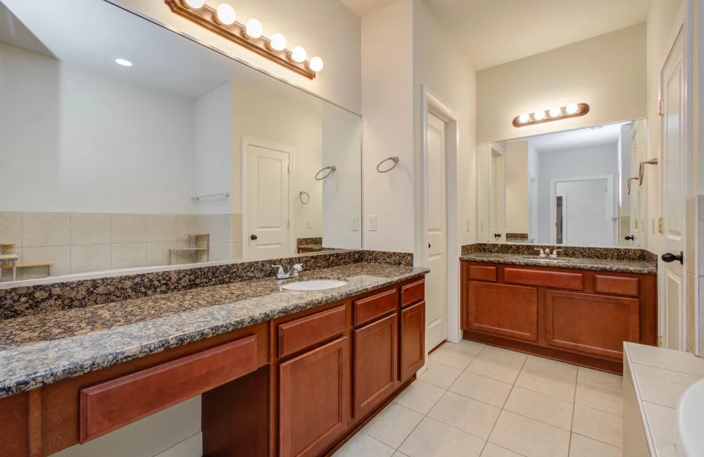 10205 Brooktree Drive Houston, TX 77043
