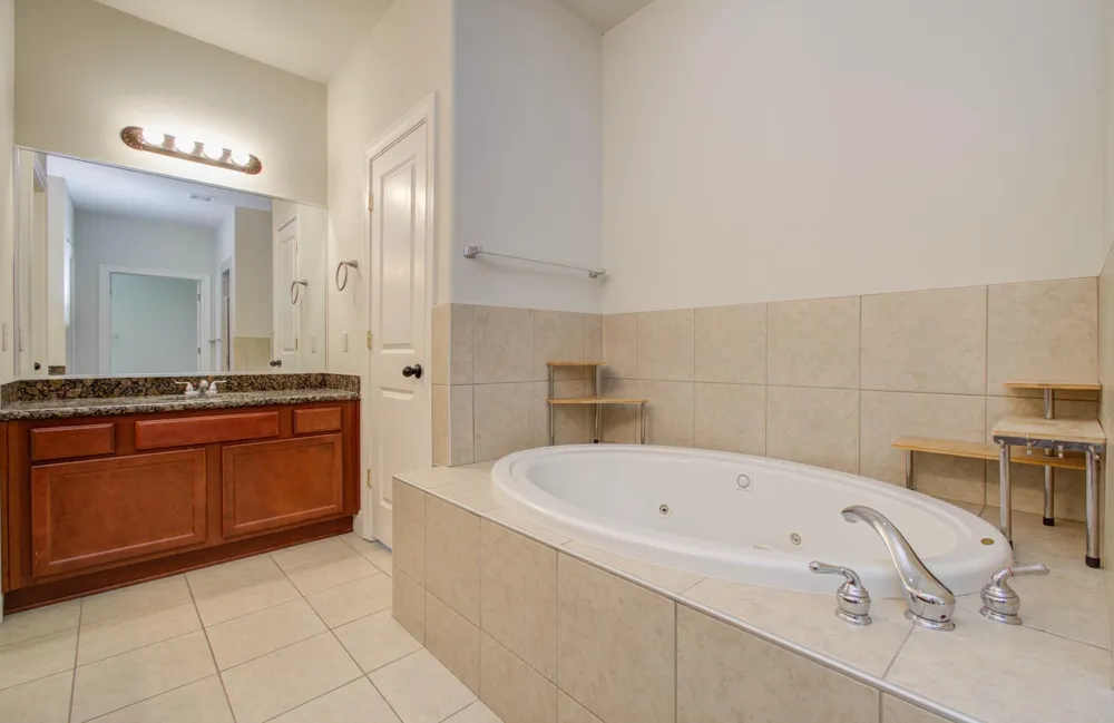 10205 Brooktree Drive Houston, TX 77043