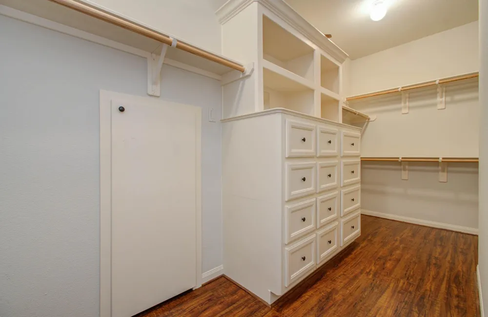 10205 Brooktree Drive Houston, TX 77043