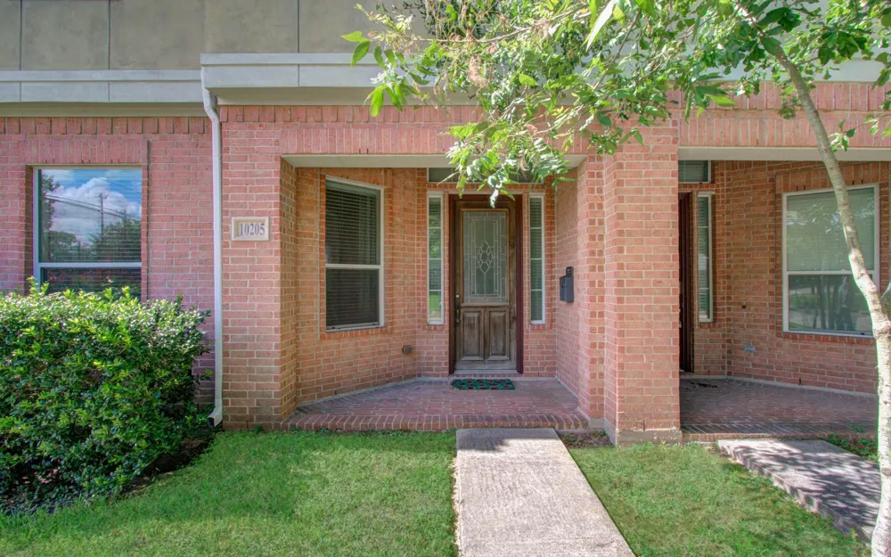 10205 Brooktree Drive Houston, TX 77043
