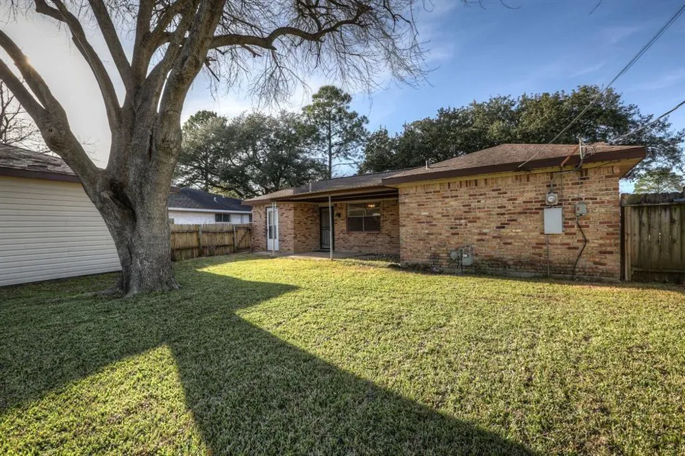 11010 Sagecrest Lane Houston, TX 77089