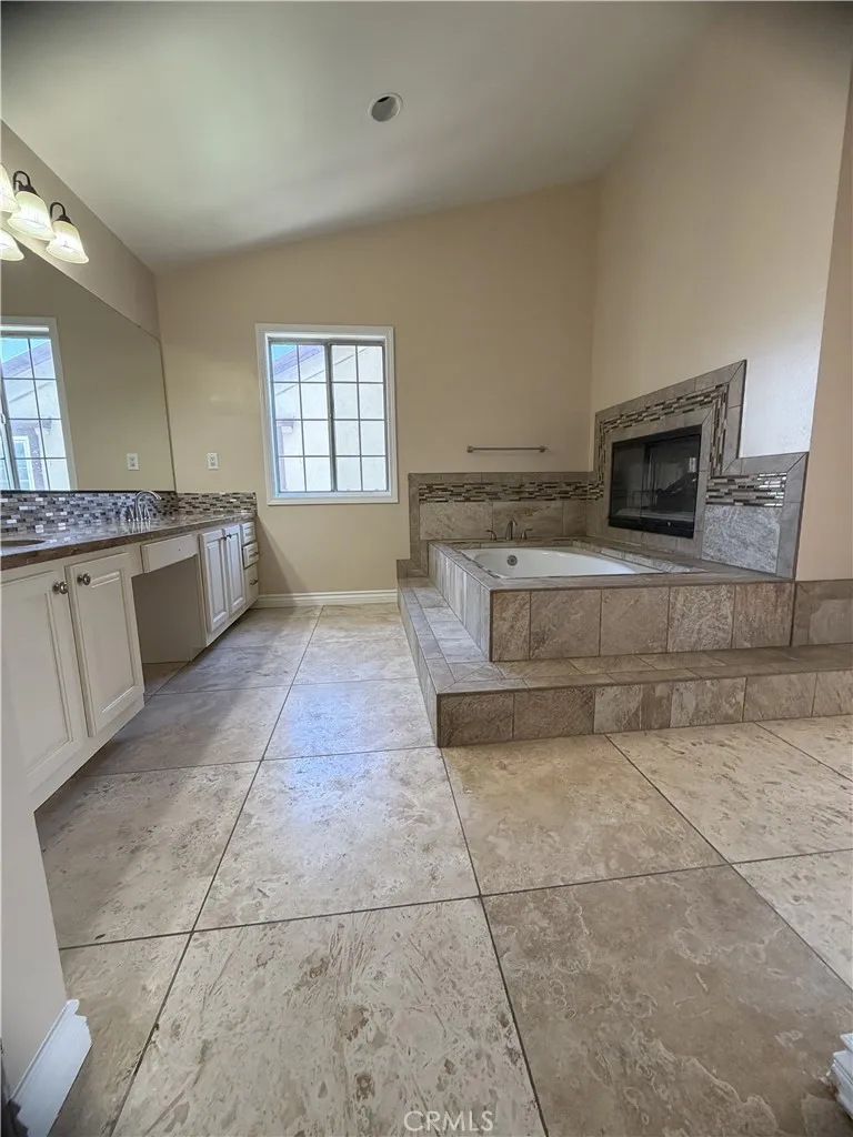 40320 Via Sonoro Murrieta, CA 92562