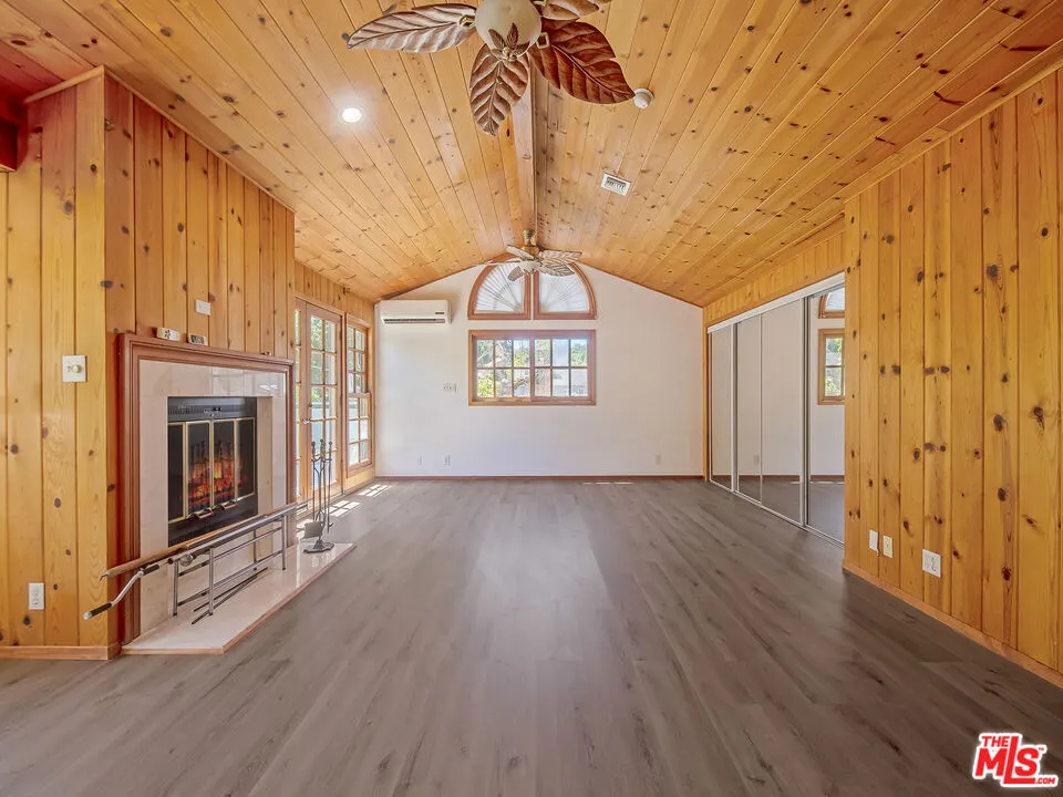 22018 Dumetz Road Woodland Hills, CA 91364