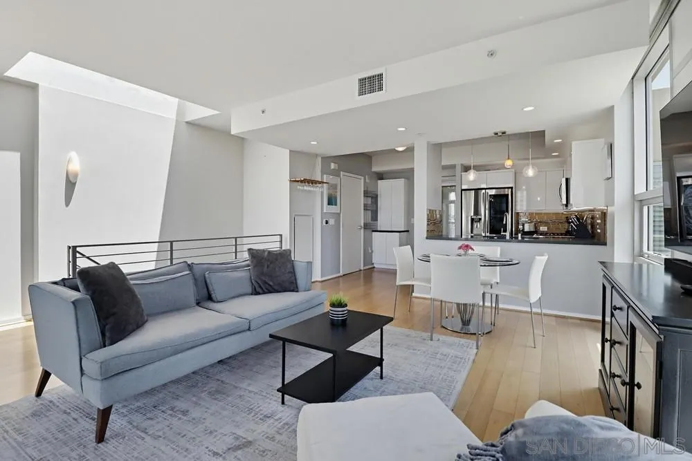 321 10Th Ave #512 San Diego, CA 92101