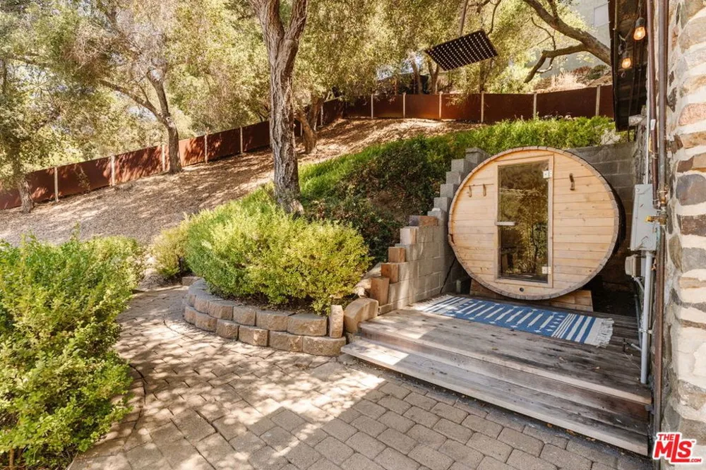 20939 Hillside Drive Topanga, CA 90290
