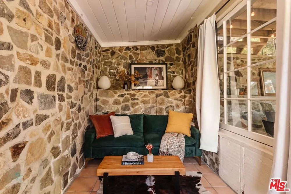 20939 Hillside Drive Topanga, CA 90290