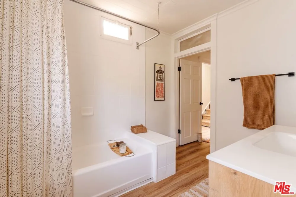 20939 Hillside Drive Topanga, CA 90290