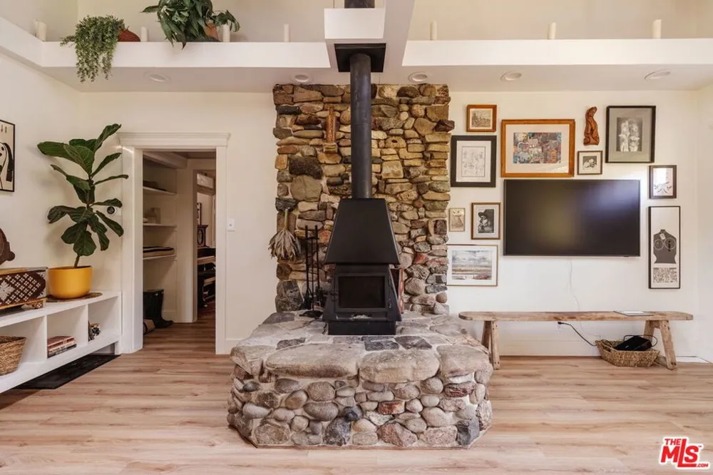 20939 Hillside Drive Topanga, CA 90290