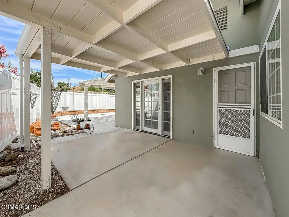 22671 Barcotta Drive Saugus, CA 91350