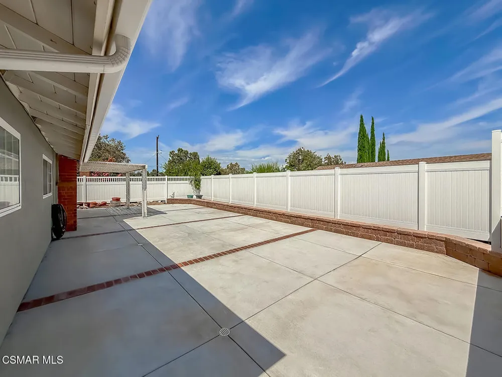 22671 Barcotta Drive Saugus, CA 91350