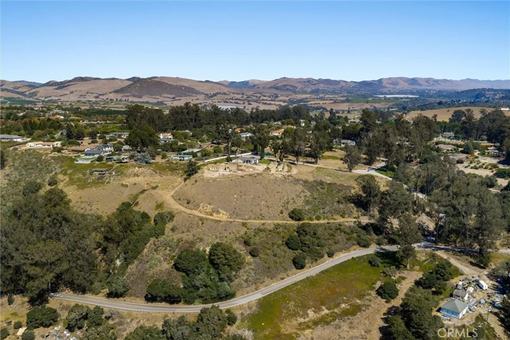 4 Castle Bluff Road Arroyo Grande, CA 93420