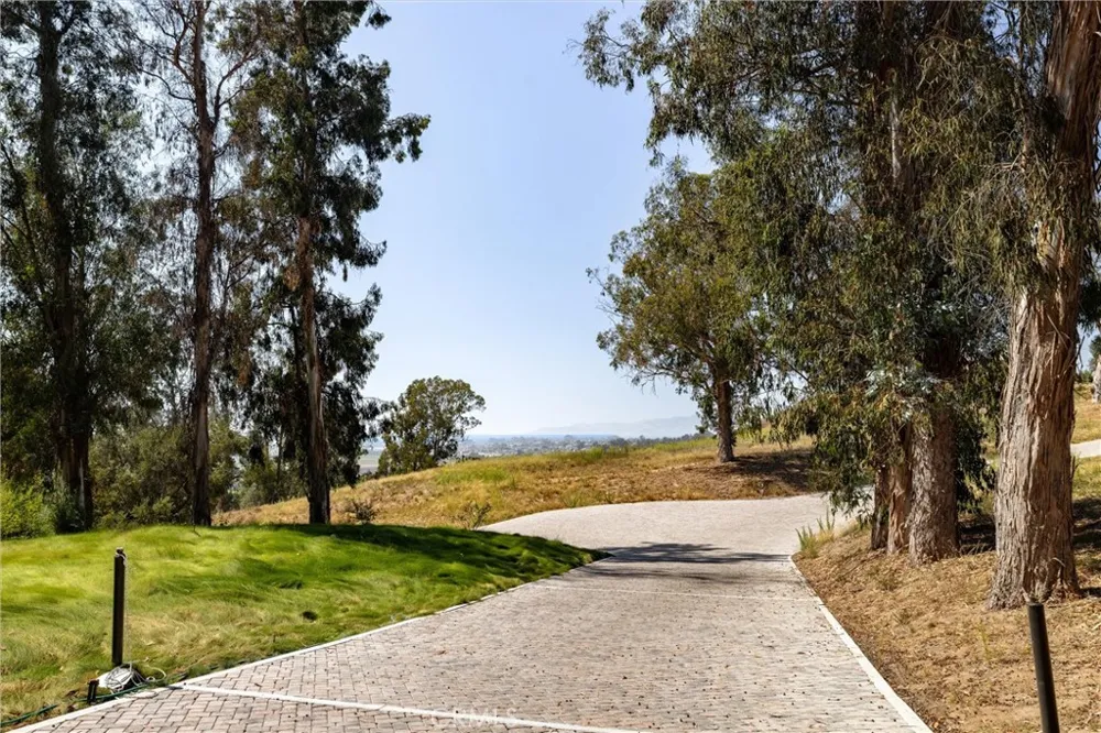 4 Castle Bluff Road Arroyo Grande, CA 93420