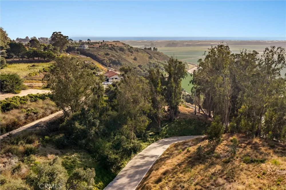 4 Castle Bluff Road Arroyo Grande, CA 93420
