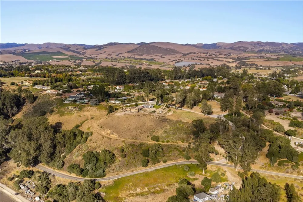 4 Castle Bluff Road Arroyo Grande, CA 93420