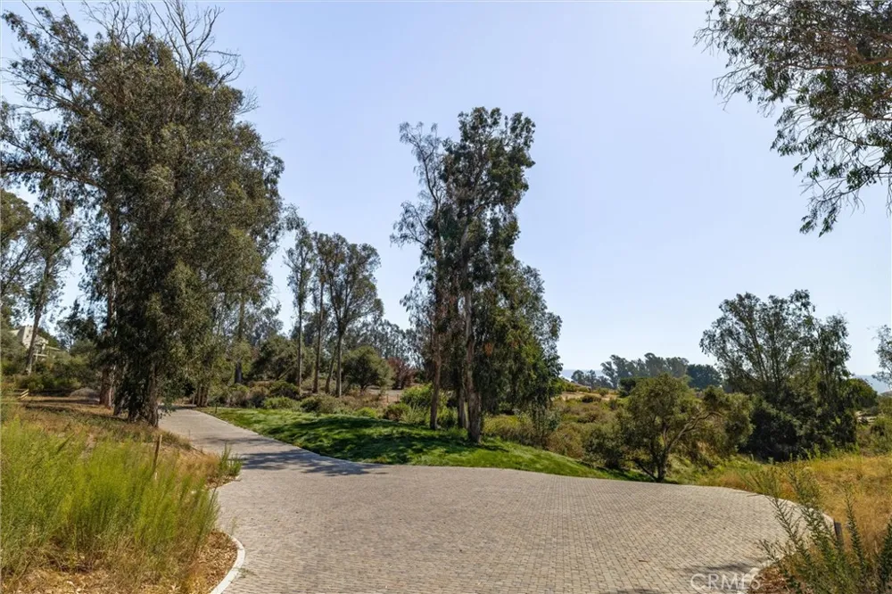 4 Castle Bluff Road Arroyo Grande, CA 93420