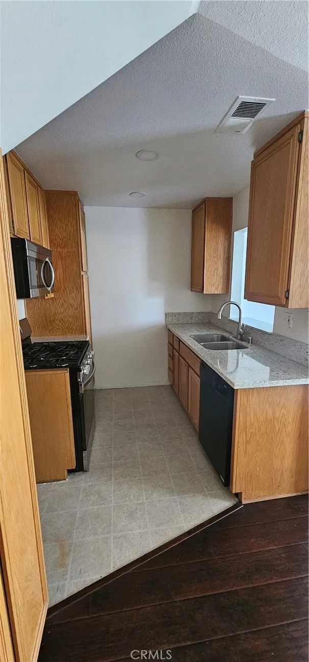 901 Via Zapata Riverside, CA 92507