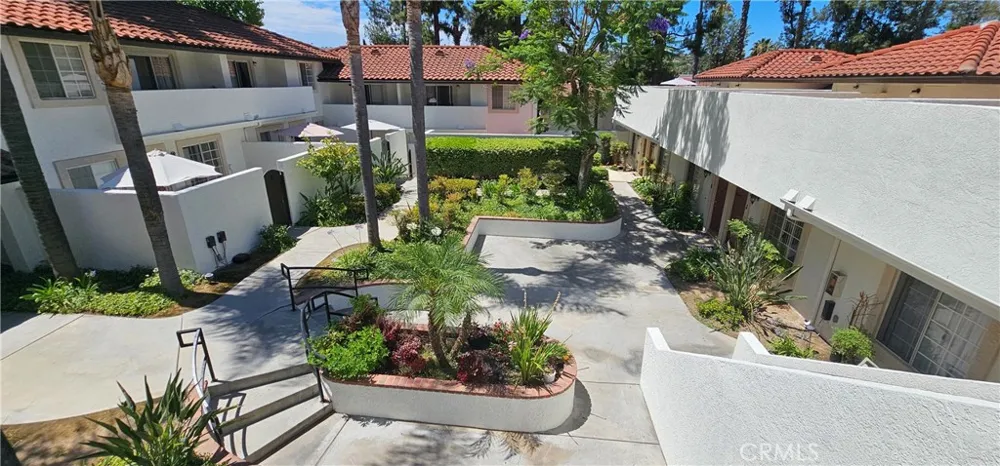 901 Via Zapata Riverside, CA 92507