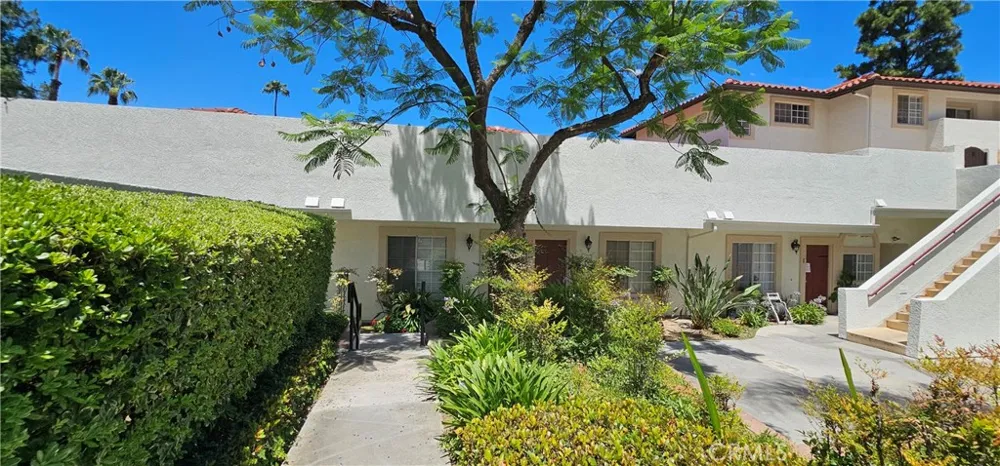 901 Via Zapata Riverside, CA 92507