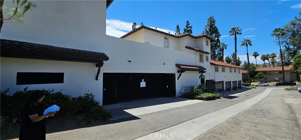 901 Via Zapata Riverside, CA 92507