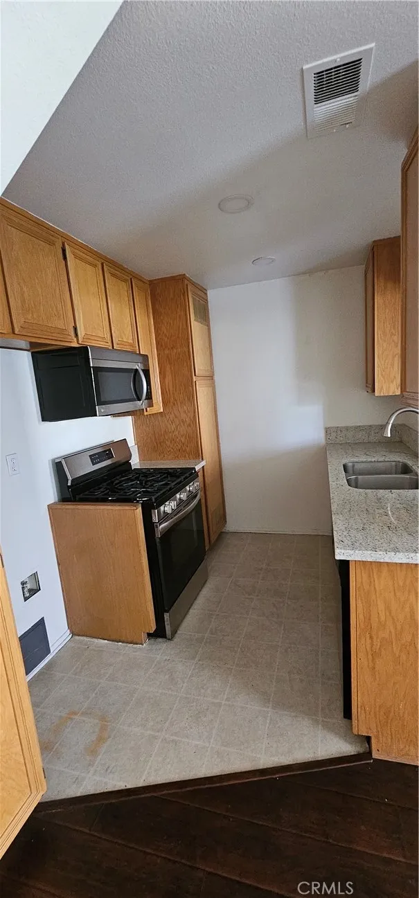 901 Via Zapata Riverside, CA 92507