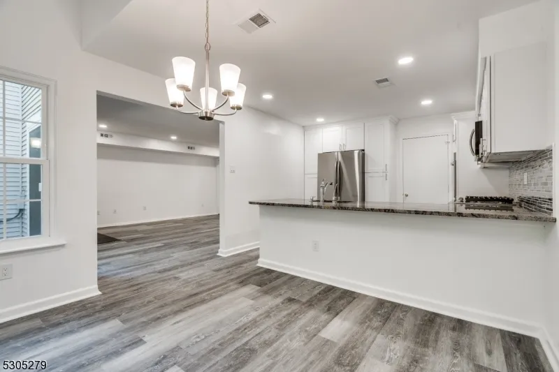130 Winchester Way Franklin, NJ 08873