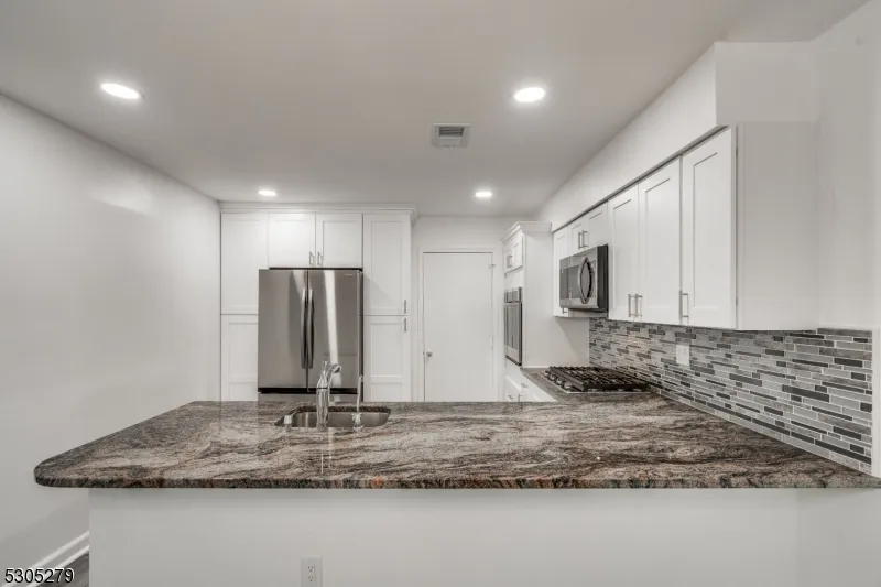 130 Winchester Way Franklin, NJ 08873