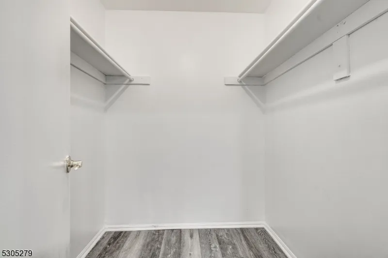 130 Winchester Way Franklin, NJ 08873