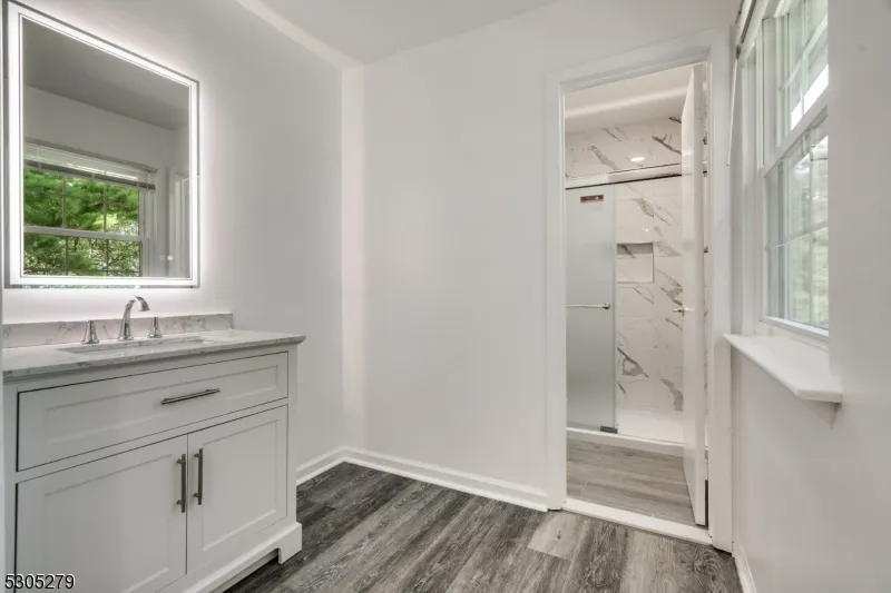 130 Winchester Way Franklin, NJ 08873