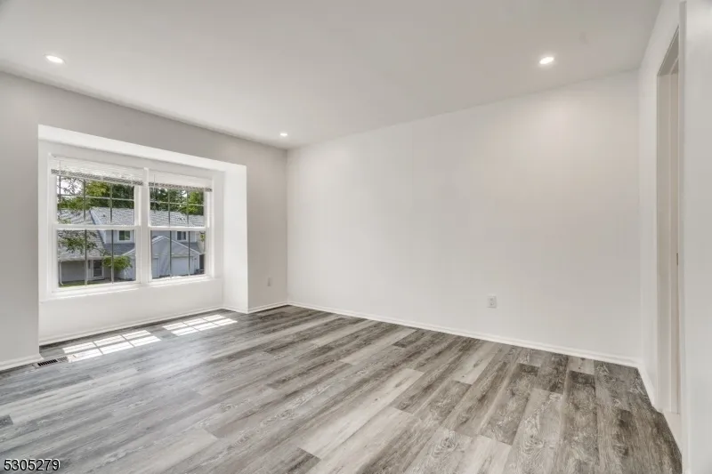 130 Winchester Way Franklin, NJ 08873