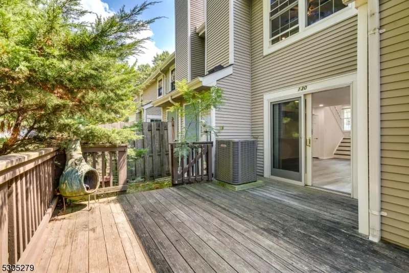 130 Winchester Way Franklin, NJ 08873
