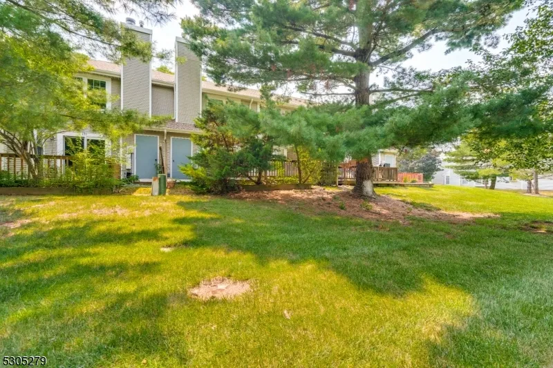 130 Winchester Way Franklin, NJ 08873
