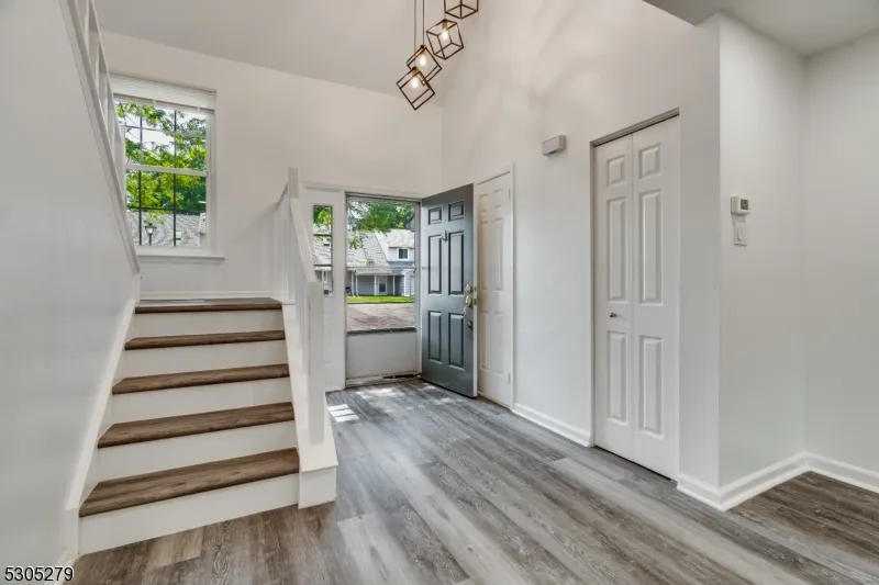 130 Winchester Way Franklin, NJ 08873