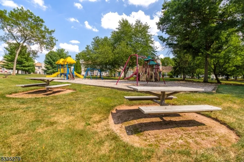130 Winchester Way Franklin, NJ 08873